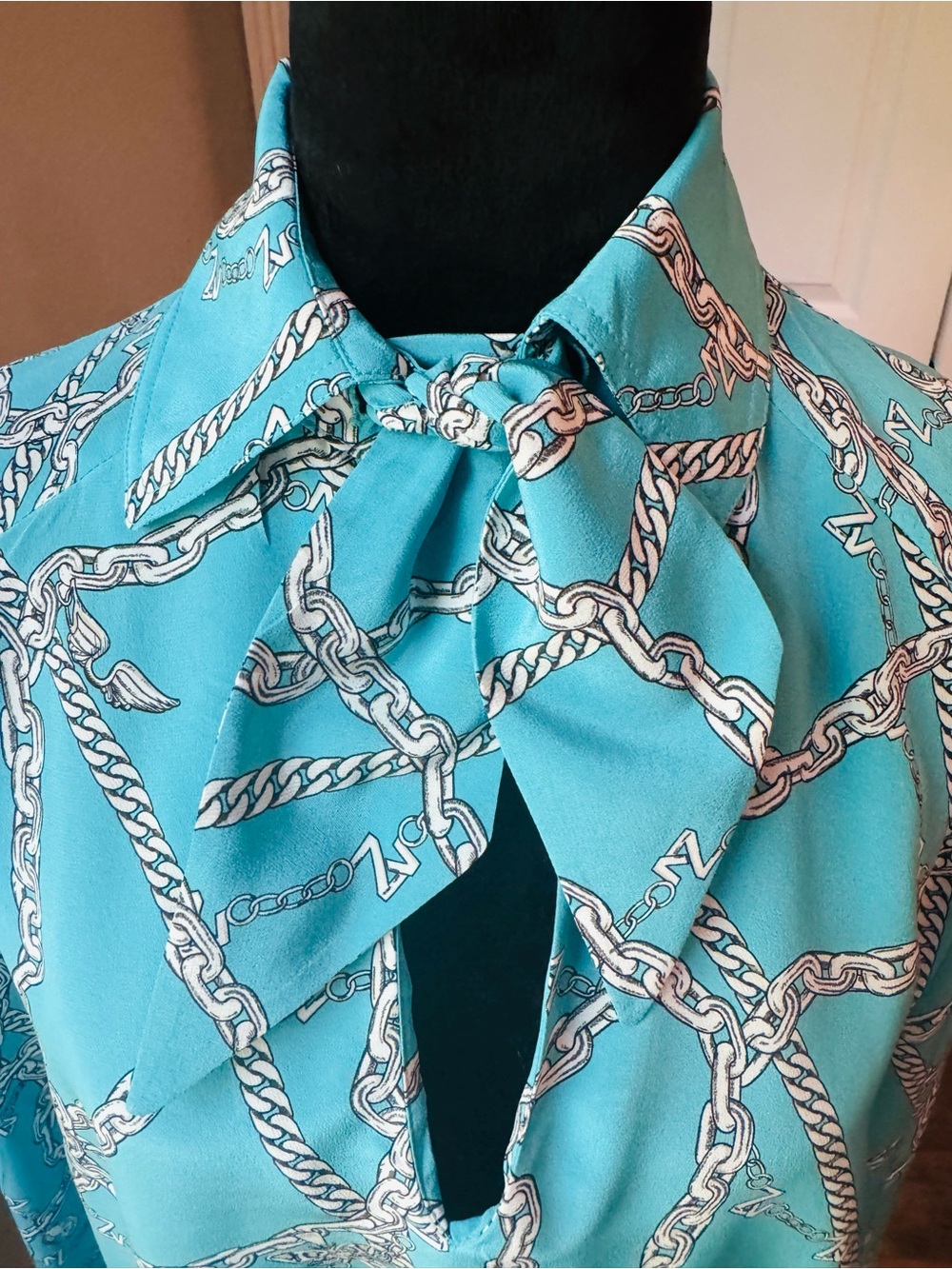 NWOT Zadig&Voltaire Tuile 100% Silk Turquoise Chain Print Tie-Neck Blouse size L - Picture 2 of 9